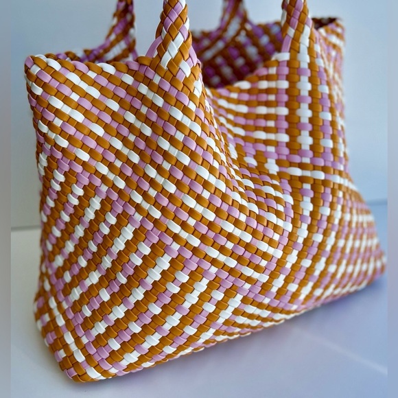 Moda Luxe Vegan Leather Large Woven Tote Bag and Matching Pouch Pink Coral EUC - Picture 1 of 9